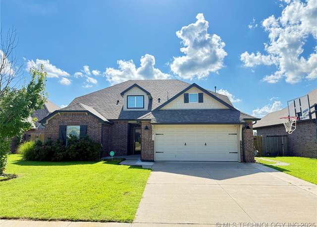 Property at 13672 S Kenosha Ave, Glenpool, OK 74033, 4 beds, 2 baths