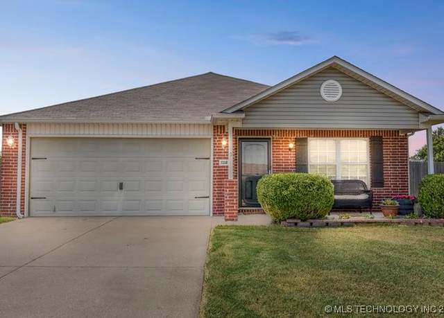 Property at 7210 S Fir Pl, Broken Arrow, OK 74011, 3 beds, 2 baths