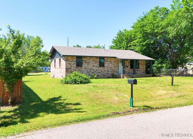 Property at 917 Fairway, Sulphur, OK 73086, 3 beds, 2 baths
