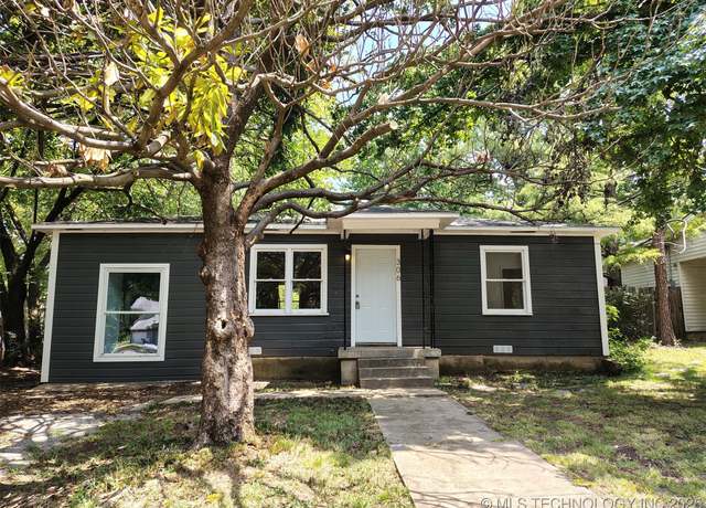 Property at 306 G St SE, Ardmore, OK 73401, 3 beds, 2 baths