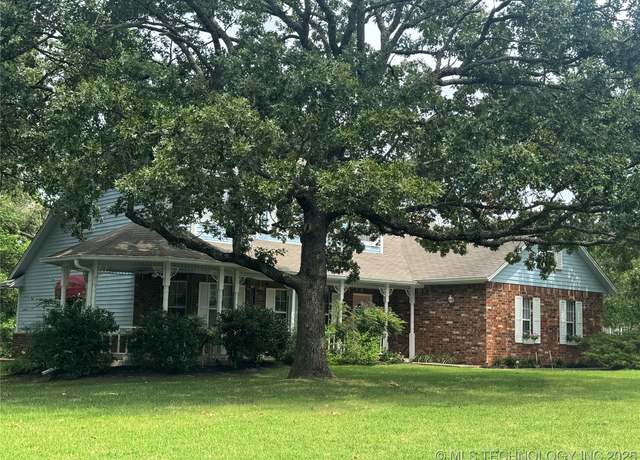Property at 4525 Summit Pl, Sand Springs, OK 74063, 4 beds, 2.5 baths