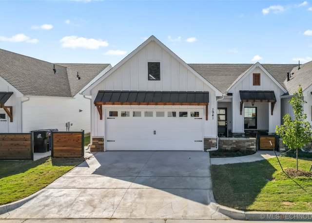 Property at 1941 W Huntsville Pl, Broken Arrow, OK 74011, 2 beds, 2 baths