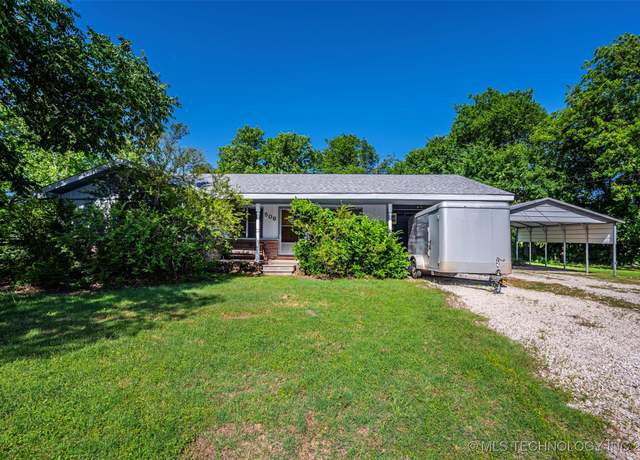 Property at 506 S 8th, Davis, OK 73030, 3 beds, 2 baths