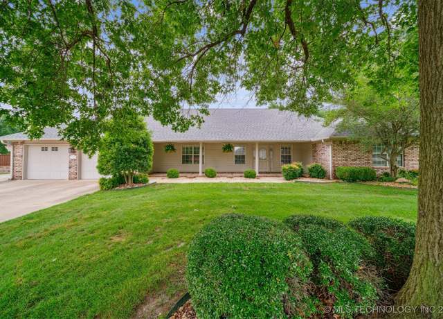 Property at 625 Grove Crest Rd, Pryor, OK 74361, 4 beds, 3.5 baths