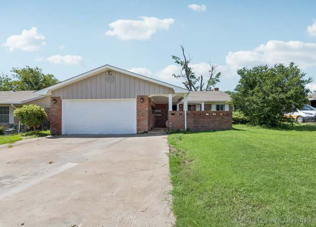 Property at 6922 E 15th Pl, Tulsa, OK 74112, 3 beds, 2 baths