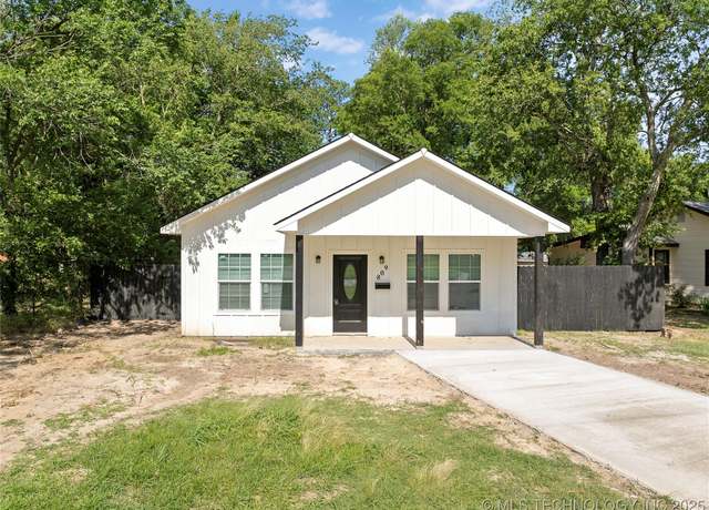 Property at 809 H NW, Ardmore, OK 73401, 3 beds, 2 baths