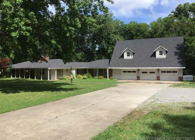 Property at 508 SE 17th St, Pryor, OK 74361, 6 beds, 4 baths