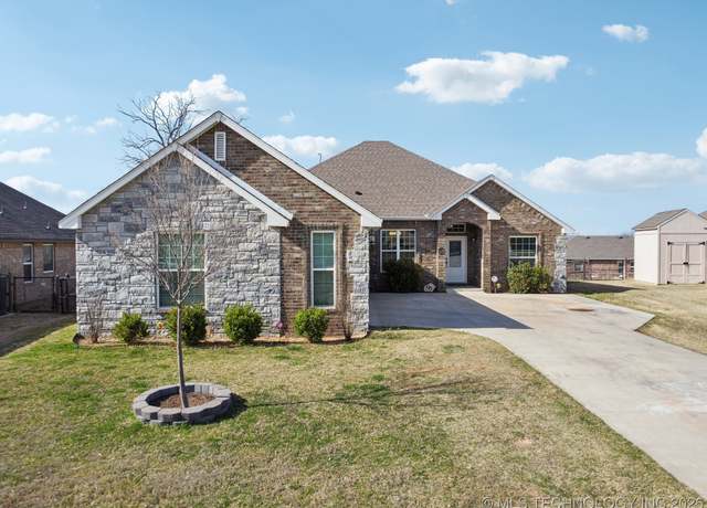 Property at 6443 E 148th St S, Bixby, OK 74008, 4 beds, 2 baths