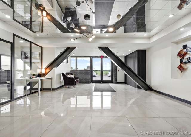 Property at 5810 E Skelly Dr #303, Tulsa, OK 74135, 1 bed, 1 bath