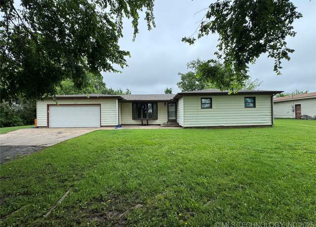Property at 6350 Border Ave, Muskogee, OK 74401, 3 beds, 2 baths