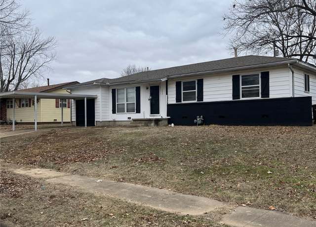 Property at 503 Parkview Dr, Bartlesville, OK 74003, 3 beds, 1.5 baths