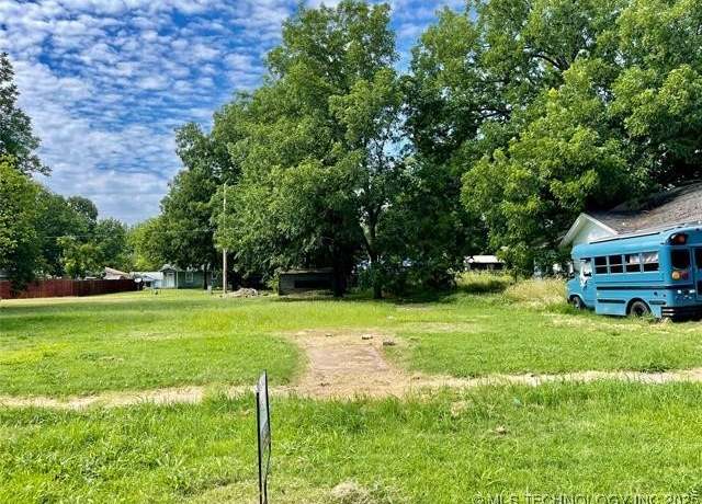 Property at 812 W 7th, Ada, OK 74820