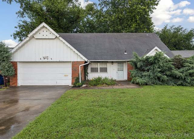 Property at 6922 E 16th St, Tulsa, OK 74112, 3 beds, 2 baths