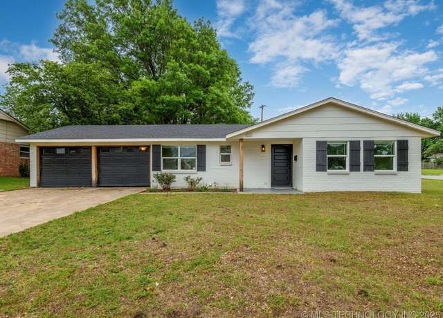Property at 836 Crown Dr, Bartlesville, OK 74006, 5 beds, 2 baths