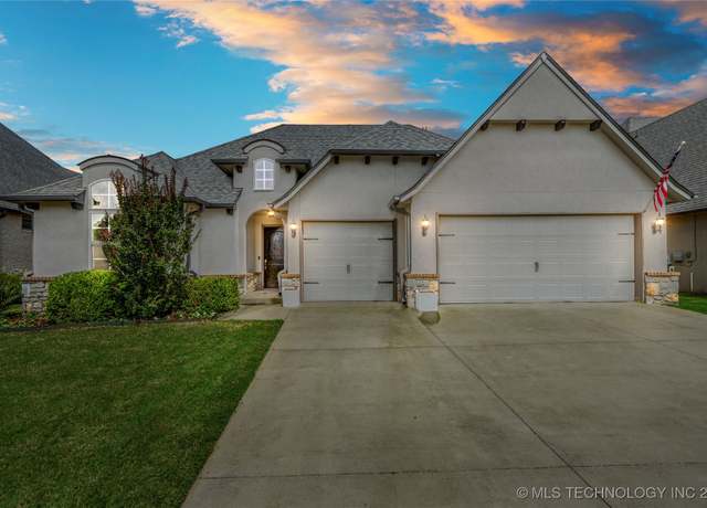 Property at 12913 S Ash St, Jenks, OK 74037, 3 beds, 2 baths