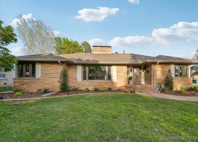 Property at 2947 S Peoria Ave, Tulsa, OK 74114, 3 beds, 3 baths