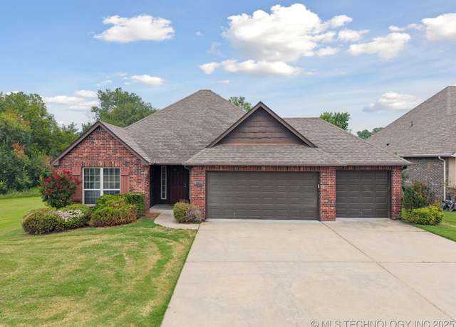 Property at 13001 E 43rd St, Tulsa, OK 74134, 3 beds, 2 baths