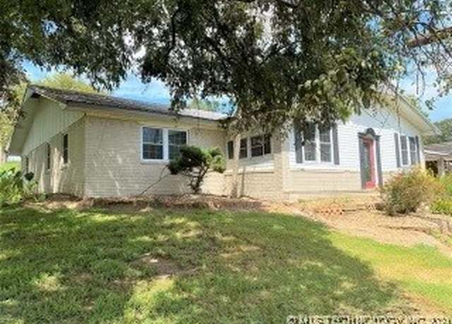 Property at 32574 S Highway 2, Porum, OK 74455, 3 beds, 3 baths