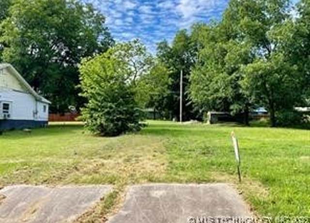Property at 816 W 7th, Ada, OK 74820
