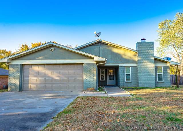 Property at 2520 Arlington Blvd, Ada, OK 74820, 3 beds, 2 baths