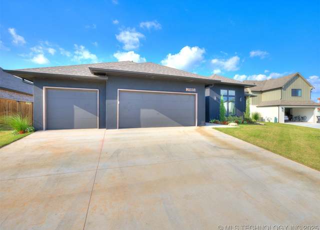 Property at 2985 E 146 St S, Bixby, OK 74008, 3 beds, 2.5 baths