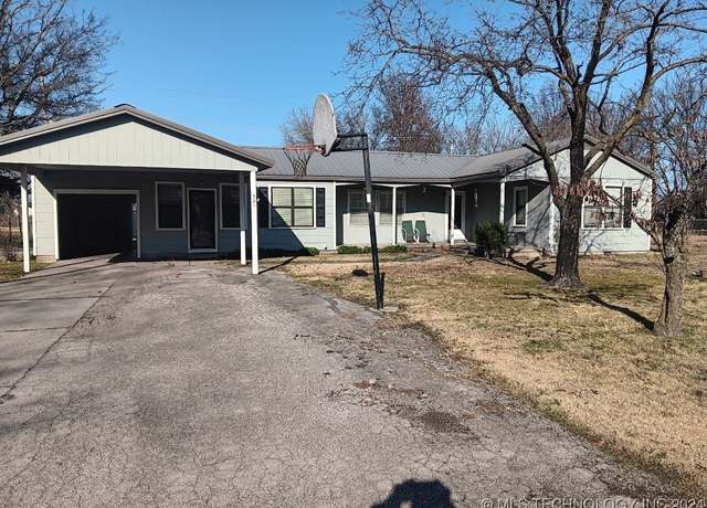 Property at 501 NE 5th, Pryor, OK 74361, 3 beds, 2 baths