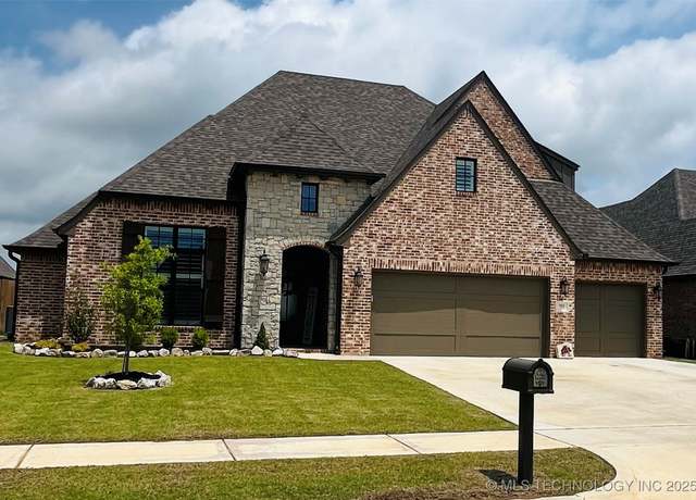 Property at 753 E 148th Pl S, Glenpool, OK 74033, 5 beds, 3.5 baths
