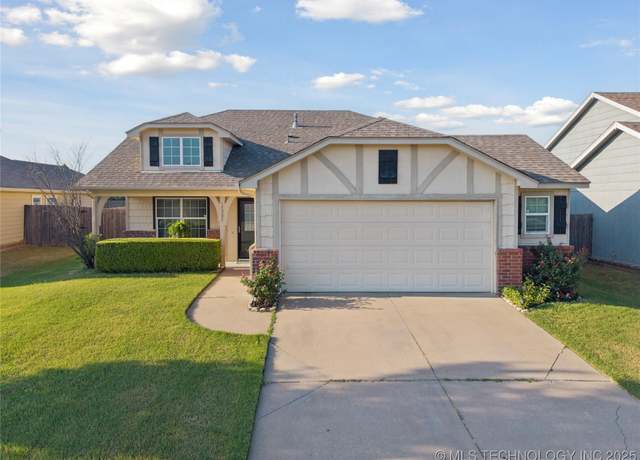 Property at 15205 E 109th Pl, Owasso, OK 74055, 3 beds, 2 baths