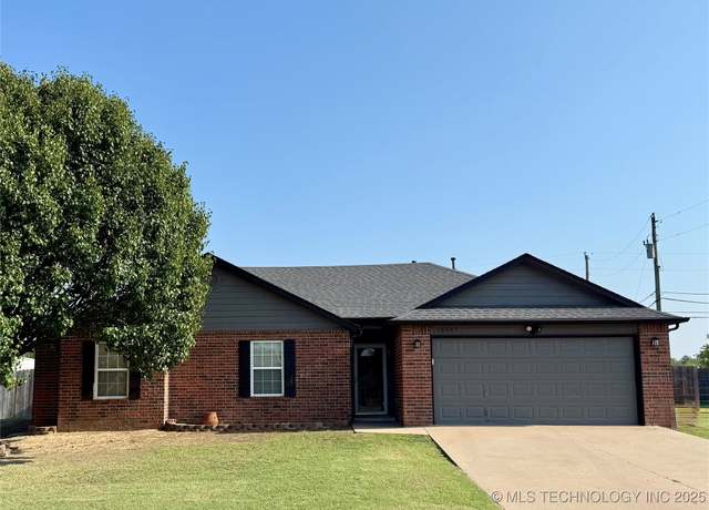 Property at 18847 Valley Ave, Collinsville, OK 74021, 3 beds, 2 baths