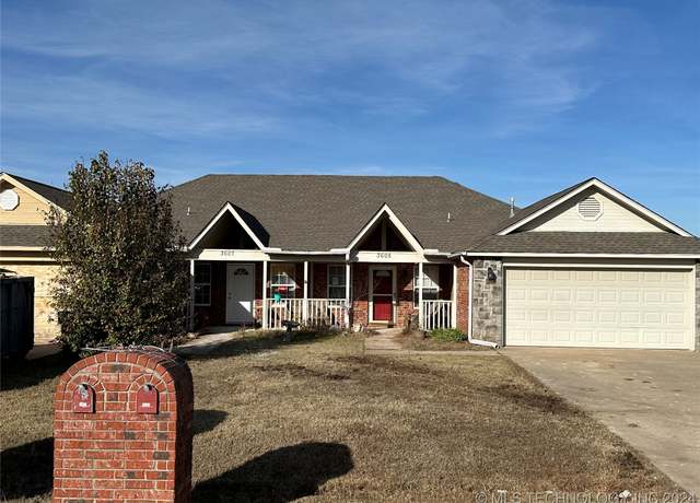 Property at 3605 W Beech St, Skiatook, OK 74070, 3 beds, 2 baths