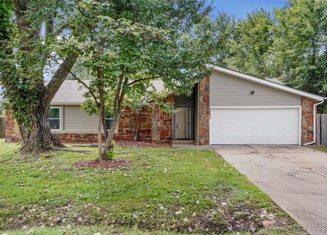Property at 20936 E 38th St S, Broken Arrow, OK 74014, 3 beds, 2 baths