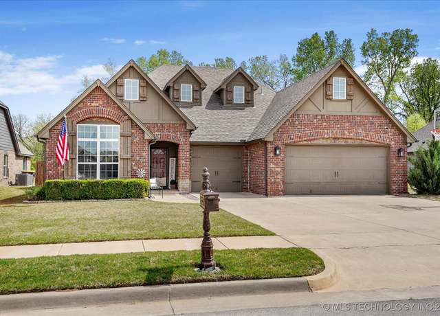 Property at 9010 E 133 St S, Bixby, OK 74008, 4 beds, 3 baths