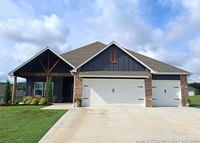 Property at 18960 Orchard Cir, Catoosa, OK 74015, 4 beds, 2.5 baths
