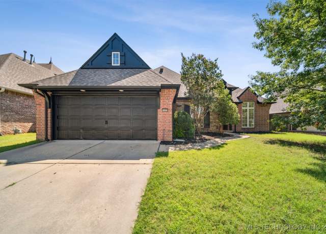 Property at 9409 S 73rd EastPlace, Tulsa, OK 74133, 4 beds, 3 baths