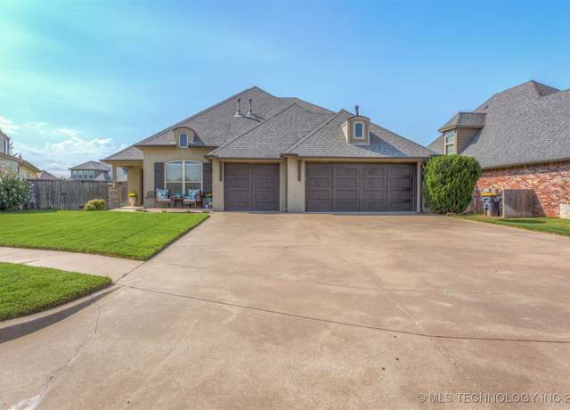 Property at 302 W 127th Pl S, Jenks, OK 74037, 4 beds, 3 baths