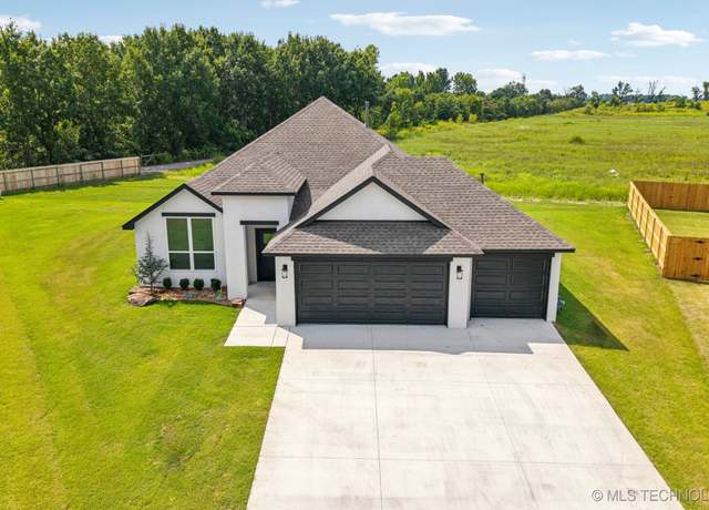 Property at 10416 E 132nd St S, Bixby, OK 74008, 3 beds, 2 baths