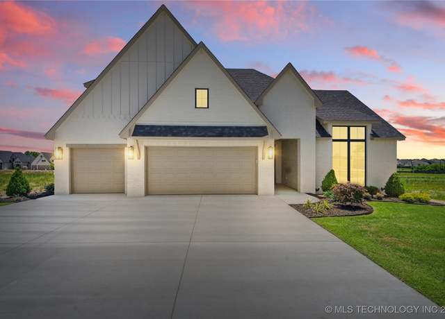 Property at 2338 E 134th St S, Bixby, OK 74008, 4 beds, 3.5 baths