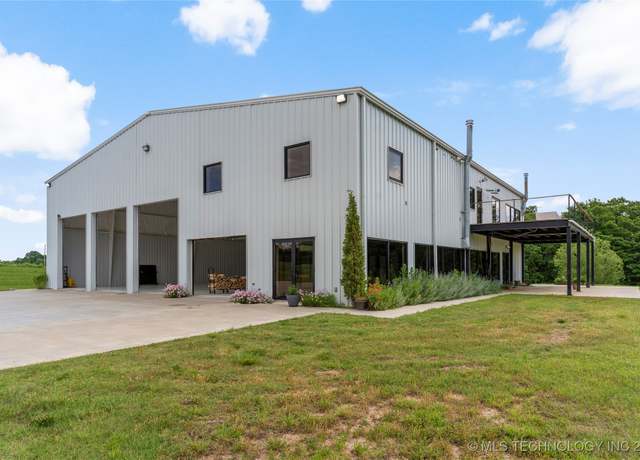 Property at 14382 Adams Rd, Mounds, OK 74047, 3 beds, 3 baths