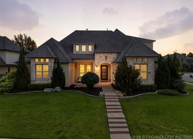 Property at 10673 S 93rd East Ave, Bixby, OK 74133, 5 beds, 5.5 baths