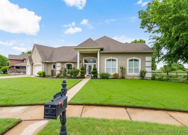 Property at 3401 N Narcissus Ave, Broken Arrow, OK 74012, 5 beds, 3.5 baths