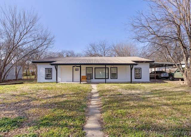 Property at 1209 SE C St, Ardmore, OK 73401, 4 beds, 1 bath
