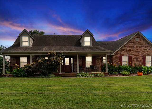 Property at 21800 E 450 Rd, Pryor, OK 74361, 3 beds, 2.5 baths