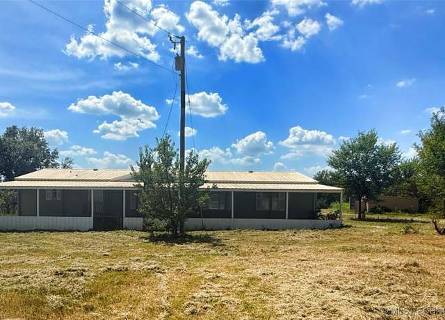 Property at 31355 S 250 Rd, Henryetta, OK 74437, 3 beds, 2 baths