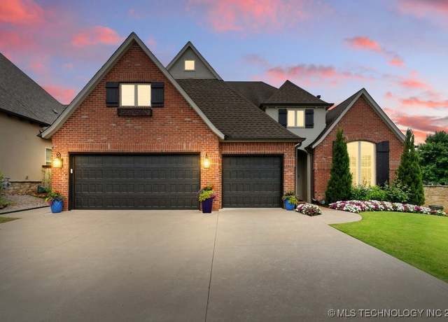 Property at 9402 E 109th St S, Tulsa, OK 74133, 4 beds, 2.5 baths