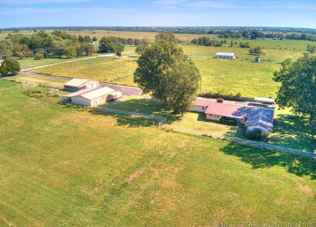 Property at 441075 E 240 Rd, Vinita, OK 74301, 3 beds, 3.5 baths