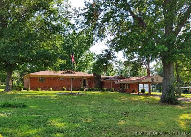 Property at 515 E South Ave, Fort Gibson, OK 74434, 3 beds, 2 baths