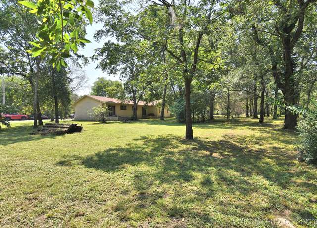 Property at 9452 E 460 Rd, Claremore, OK 74017, 3 beds, 2.5 baths