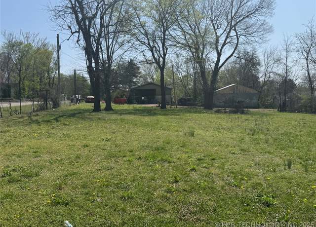 Property at 218 E Elm St, Stilwell, OK 74960