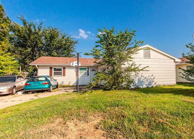 Property at 436 Highland Dr, Bartlesville, OK 74003, 3 beds, 1.5 baths