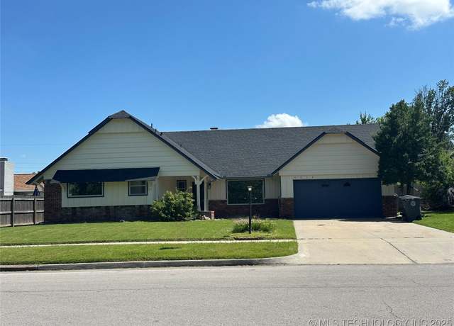 Property at 9012 E 37th St, Tulsa, OK 74145, 3 beds, 2 baths